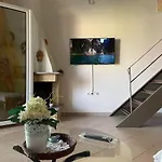 Cozy 2br In Mola Kaliva With Sea View