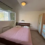 Cozy 2br In Mola Kaliva With Sea View דירה *