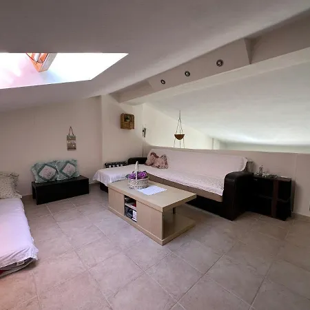 Διαμέρισμα Cozy 2br In Mola Kaliva With Sea View